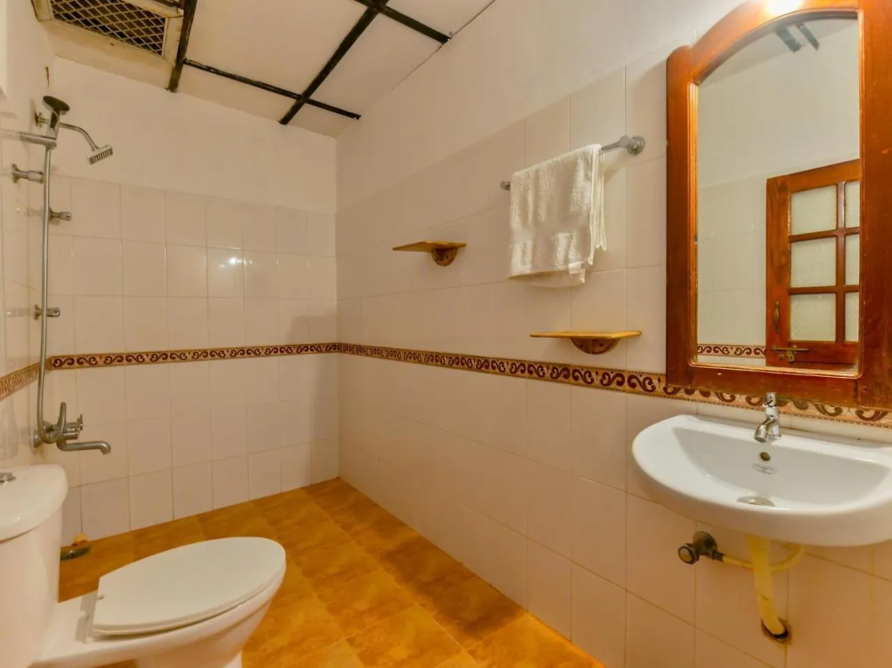 Rossitta Wood Castle Bed and Breakfast Kochi 3*,