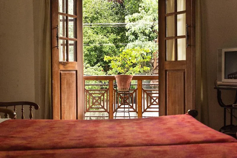 Rossitta Wood Castle Bed and Breakfast Kochi 3*,