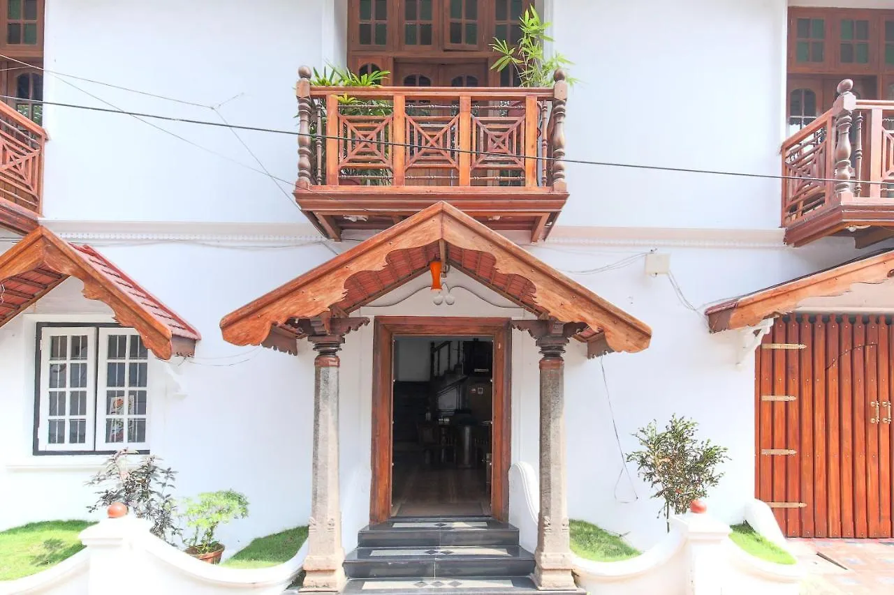 Bed & Breakfast Rossitta Wood Castle Bed and Breakfast Kochi